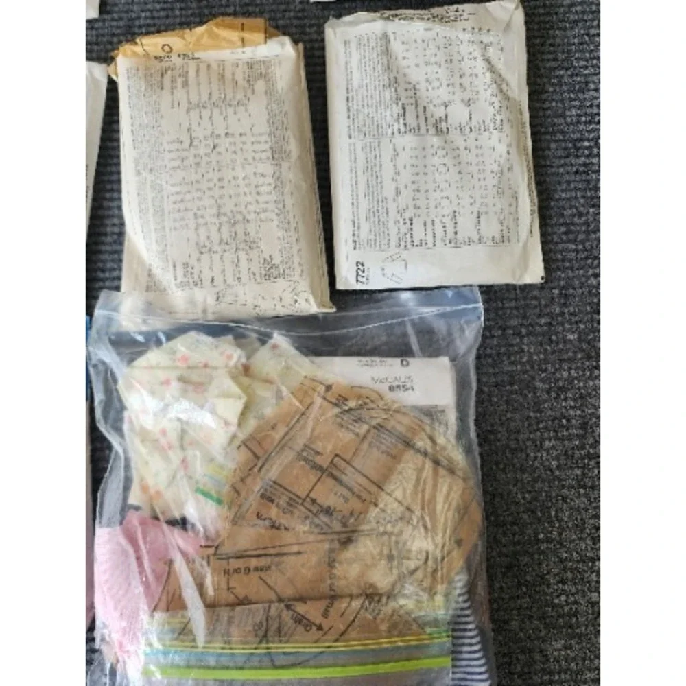 Lot‎ of 11 Assorted Sewing Patterns Uncut And Cut